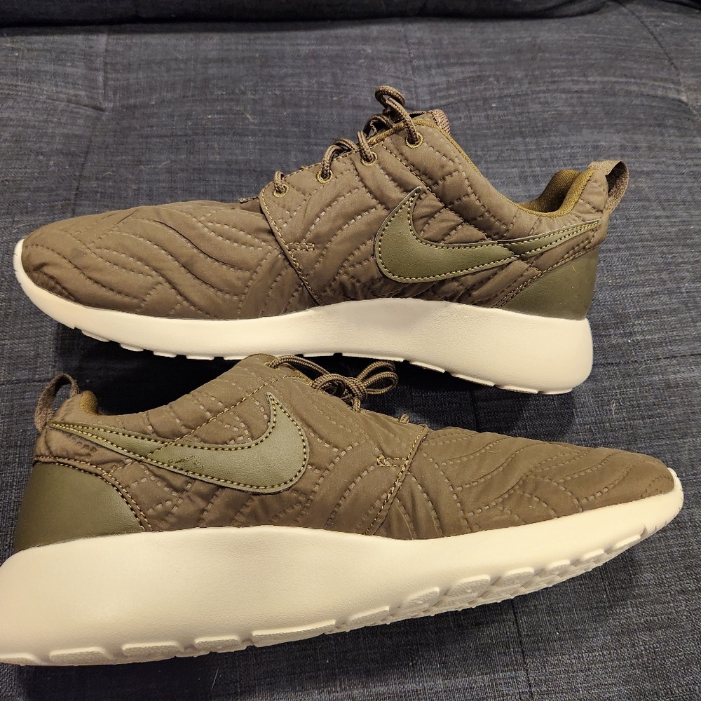 NIKE size 8